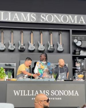 David Chang Instagram - The hottest, crispiest, juiciest new culinary boy band around: @lilnasx @chrisyingz 

🙏 @bottlerocknapa @williamssonoma @momofukugoods @majordomomedia @cookanyday