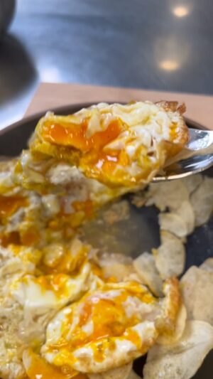 David Chang Instagram - Fried eggs, potato chips, vinegar and momofuku savory salt…. So good