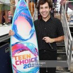 David Dobrik Instagram - Thank you thank you thank you for letting me host my first award show and win my first Teen Choice Award. There aren’t words to describe how grateful I am for everyone who constantly supports my friends and I !! Thank ya to Lucy and John and everyone else involved for making it so fun and easy breezey ❤️❤️