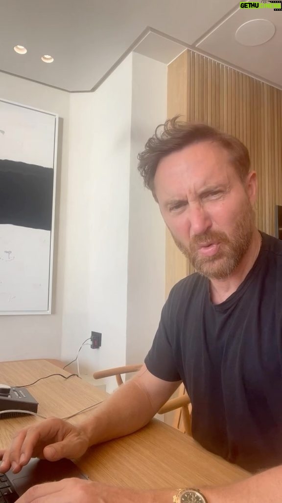 David Guetta Instagram - 🆕 Starting a new series of videos dedicated to producers! Here, I’ll give you my production tips and secrets! First episode, let’s talk about @officialvirtualriot I’m waiting for your questions / requests 🤓🤓 Ibiza, Spain