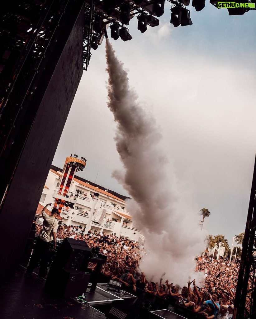 David Guetta Instagram - MONDAYS 🔥✈️ Yesterday was simply unbelievable with FMIF! by David Guetta 🤯 Mondays really do hit different on our dancefloor ✨ Who’s joining us next week? Tickets/VIP bookings: Link in bio. @davidguetta @fmifofficial #DavidGuetta #FMIF #UshuaiaIbiza #Ibiza2023 #Ibiza Ibiza, Spain