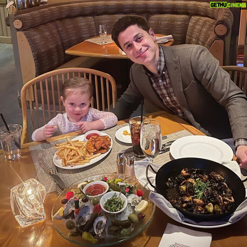 David Henrie Instagram - Our first annual daddy/daughter birthday date was a smashing success!!! She picked out her favorite dress, momma painted her nails and she put on her favorite sparkly shoes 😇😇😇