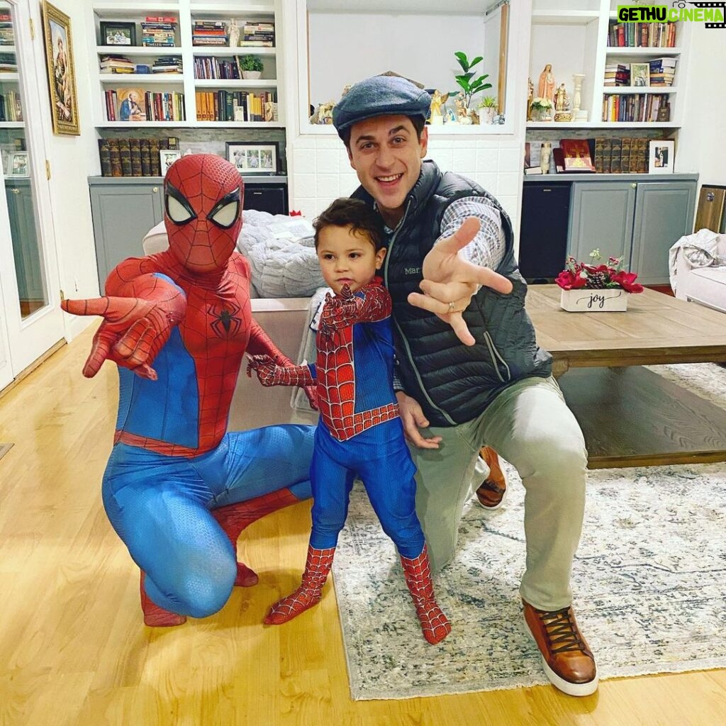David Henrie Instagram - So you guys I just had Spider-Man @cdaspiderman surprise visit my Godson who is literally his biggest fan ever!!!! I am cutting a home video together and will post on my Facebook next week haha y’all will love it.