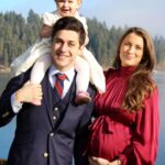 David Henrie Instagram - Merry Christmas from me, Maria, Pia and James. Incredibly grateful for you all and wish everyone a joyous holiday season. I wanna make it a little extra special as well, so I’m gonna drop my cameo price to the lowest it’s been at year ($25) from now until Christmas Eve, and I’ll get them all done before Christmas! Pics by @jack_shot