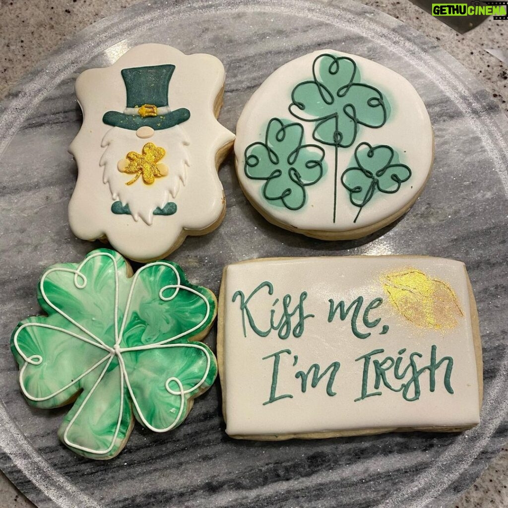 David Henrie Instagram - Happy Saint Patrick’s day!!!! James’s first! We had a wonderful prime rib and the most delish handmade cookies by a young entrepreneur I’m so proud of @bytess.co for starting her own company and making the world a little sweeter :) My wife crushed some Irish dancing (see my stories), and little Pia was trying to copy her haha. I can’t wait to see my daughter learn Irish dancing from her momma who used to be one of the top ranked dancers in the world (I’m obviously unabashedly proud of my wife haha)!