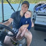 David Henrie Instagram - Soaking in some Pre-fathers day vibes with the kiddos! Staying comfy in my new @trueclassic tees, the best Father’s Day gift! Use code David25 for 25% off your purchase! #trueclass #trueclassicpartner