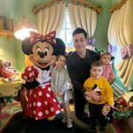 David Henrie Instagram - Of course I went to @disneyland to celebrate the Wizards sequel with my fam haha! The rain wasn’t gonna hold us back! . . . . . #Disney #Disneyland #HappiestPlaceOnEarth #DadLife #WOWP #Wizards