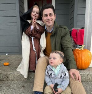 David Henrie Instagram - Alright y’all so we got Saint Teresa of Avila and a Franciscan monk who just got kicked out of the order and is back on the dating scene (truth be told we had no outfit for him and I had to make up a story 😅)
.
.
.
.
.
#AllHallowsEve #HallowsEve #AllSaintsDay #Costume #DadLife #Kids