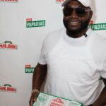 David Ortiz Instagram - Teamed up with @papajohns yesterday to keep my Papi-Dia Day party going!! Denver is full from all the Parmesan Crusted Papadias I handed out with extra, extra, extra flavor.  Don’t forget to show me how you chow down on your Papadia using #PapiDia and to join Papa Rewards for fresh deals!