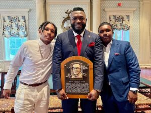 David Ortiz Instagram - Happy Father’s Day to all the dads out there those that  sacrifice themselves for their kids 🙌🏽🙌🏽🙌🏽