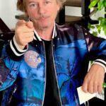 David Spade Instagram - So if you can’t tell from this video, I have some shows back east next weekend: 10/14 @casinoballroom 10/15 @chevaliertheatre and 10/16 @parxcasino with @iamrobschneider Link to tix in my Bio go getz em!