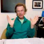 David Spade Instagram - Hey squad, here’s some behind the scenes blab about what it was like on @bachelorinparadise Tonight on #ABC. Crabs are just spiders with good PR