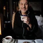 David Walliams Instagram - Fine dining onboard the @vsoetrain