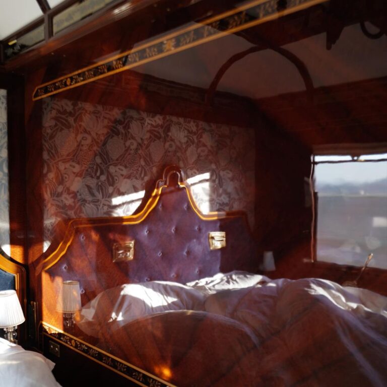 David Walliams Instagram - The most beautiful and luxurious way to travel @vsoetrain