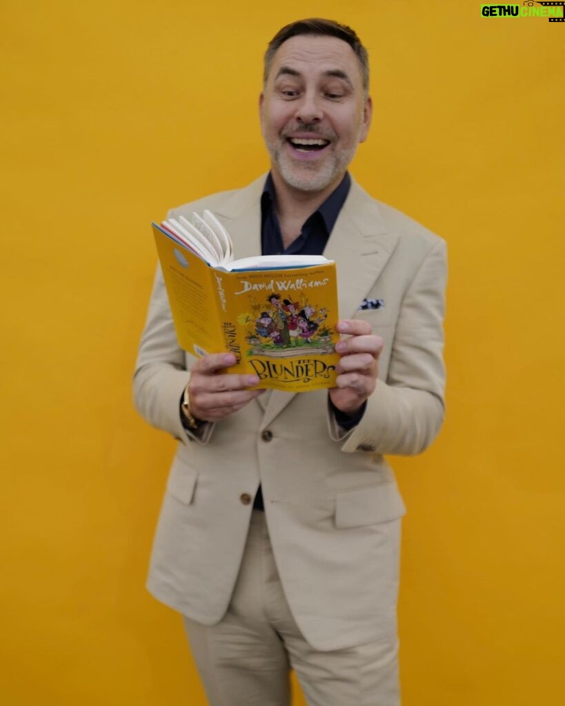 David Walliams Instagram - Today I was on stage @cheltfestivals talking about my brand new book THE BLUNDERS.