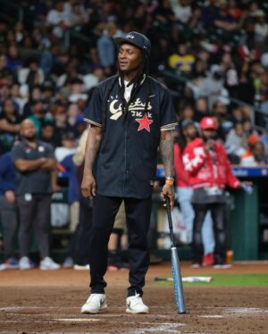 DeAndre Hopkins Instagram - ᴀʟʟ ʟᴏᴠᴇ ʜ-ᴛᴏᴡɴ! @cactusjackfoundation @travisscott