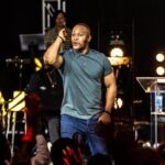DeVon Franklin Instagram - This is your reminder to TRUST GOD’S TIMING! Praise Him for what He has done, is doing and will do - His timing is perfect.  Share this with someone who may need this reminder and tap the link in my bio to watch the full ‘Turn the Page Your Promise is Still Good’ Sermon🗣🙌🏾 #WednesdayWord