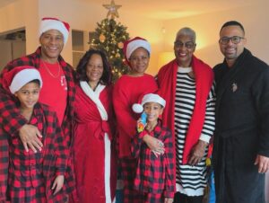 DeVon Franklin Instagram - Merry Christmas from my family to yours 🎄🎁💯I pray you had a blessed day! #christmas