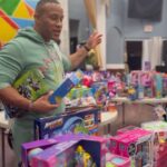 DeVon Franklin Instagram - I truly feel the Christmas spirit when I give! I had an amazing time at @drhollycarter Annual Freedom Of Spirit Outreach Christmas Giveaway in honor of her father Pastor Watkins in South LA!🙏🏽🎁 I love the kids! We had a blast and it was truly a blessing being surrounded by so many smiles and grateful families! #SeasonofGiving #Christmas #TisTheSeason Thank you @visiondesigned for the great video!