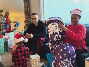 DeVon Franklin Instagram - Merry Christmas from my family to yours 🎄🎁💯I pray you had a blessed day! #christmas
