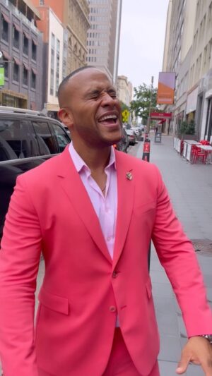 DeVon Franklin Instagram - Just leaving @womanevolve and I’m on fire 🔥🔥🔥I can’t wait to see y’all at @one.online tomorrow! I’m on my way back from Dallas now, I’ll be doing both the 9a and 11:30a services — 614 North LaBrea!!!