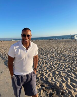 DeVon Franklin Instagram - New Month. 
New Mindset. 
New Energy. 
Let’s go!!! 
💫👊🏾💯