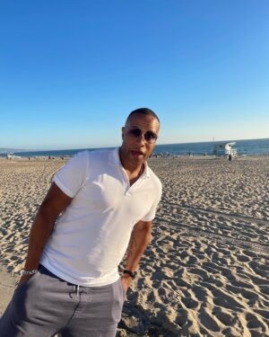 DeVon Franklin Instagram - New Month. 
New Mindset. 
New Energy. 
Let’s go!!! 
💫👊🏾💯