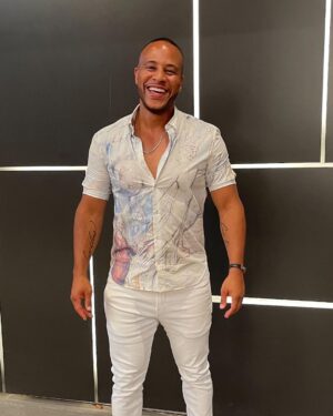 DeVon Franklin Instagram - I know you’re out here grinding but are you having fun? The destination is really the journey. The same joy you’re reserving for once you reach your goal is the same joy you need right now. Breath, have fun, relax and enjoy this weekend…it’s all working out in your favor.

#oneofone 
#joy
#fun
#happiness