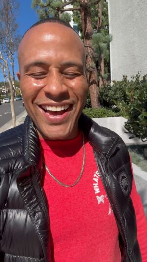 DeVon Franklin Instagram - Praying for your JOY right now! We’ve had our sad days, now it’s time to be happy! 🙏🏾🙌🏾👏🏾