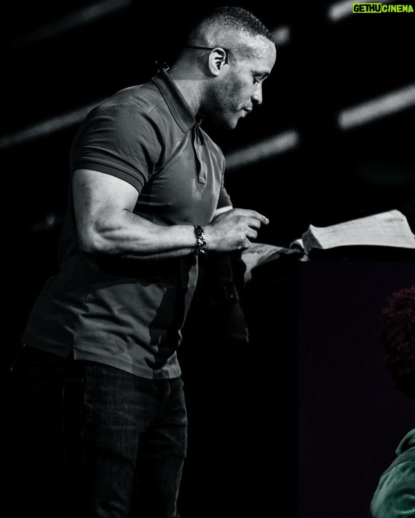 DeVon Franklin Instagram - 📢 YOUR VALUE IS FOUND IN GOD & GOD ALONE 📢 This Sunday @DeVonFranklin is with us and you don’t want to miss it… Details below ⬇️ Family if you’re local to LA or you can join us online, this is a Sunday you won’t want to miss. You are ONE of ONE & there is so much God has in store for your life. Join us! 🙏 Online ⌚7AM 9AM 11:30AM 2:30PM 6PM PST 📺YouTube, Facebook and http://one.online In-Person ⌚9AM + 11:30AM PST 🚪Doors open 15 min before the start of service 📍614 N La Brea Ave Los Angeles, CA #onechurch #oneexperience#oneonline #DeVonFranklin Which service are you attending?! ONE A Potter’s House Church