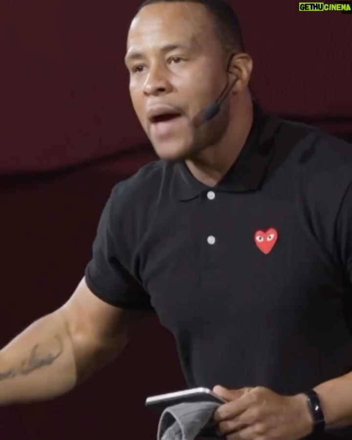 DeVon Franklin Instagram - I’m blown away! 1.3M VIEWS! Can you believe the #OneofOne series has over 1M views on YouTube! After becoming single again I discovered the true meaning of being single and I created this sermon series to help singles live their best lives! I’ve gotten messages from people from all around the world who have been blessed by the message. You are one of one, you are valuable, you are worthy and you are loved whether you are in a relationship or not. In the comments, share what you have taken way from this series that has helped your perspective! You can now watch all 6 parts on @one.online YouTube channel!🙏🏾❤️‍🔥 Los Angeles, California