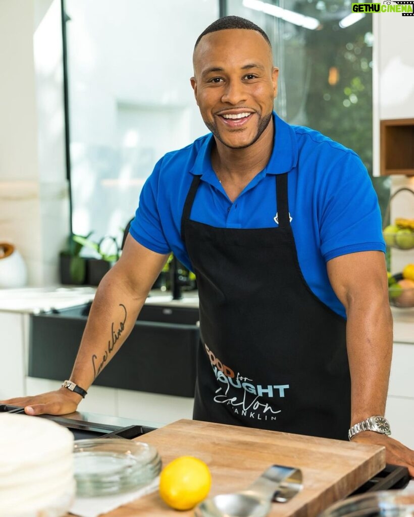 DeVon Franklin Instagram - I can’t wait to share more episodes of my new show #FoodForThoughtWithDeVonFranklin with you! Not only do I get a chance to share amazing desserts with you but also life-changing conversations with some of the culture’s most influential people!😮‍💨🙏🏾 You can watch the sneak peak episode NOW on #MergeTV - exclusively available on the @intheblacknetwork app. Download it now! 📸: @dnscaptures