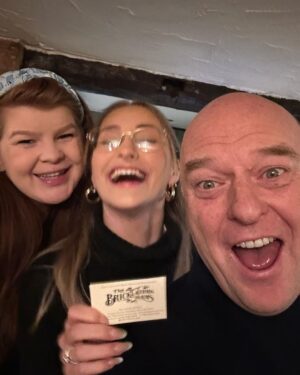 Dean Norris Instagram - If you find yourself on the northwestern part of London there’s a great little gastropub called @bricklayers_arms in the quaint village of Flaunden. The wifey and I had an absolute lovely dinner. Check it out