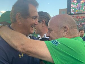 Dean Norris Instagram - On the sidelines for a great #ND game. Bad ending but great game. Got to hang with some legends . Joe Theisman, Tim Brown, Chris Zorich, Jerome Bettis. #notredamefootball  #goirish