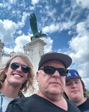 Dean Norris Instagram - #Hungary #immigrants #thankful