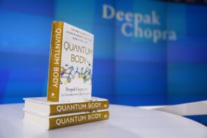 Deepak Chopra Instagram - Grateful to the @nasdaq team for inviting us to the closing bell ceremony in recognition of my latest book, Quantum Body. 🙏💕