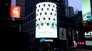 Deepak Chopra Instagram - Grateful to the @nasdaq team for inviting us to the closing bell ceremony in recognition of my latest book, Quantum Body. 🙏💕