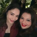 Deepshikha Nagpal Instagram – Happy golden birthday gorgeous @bhagyashree.online keep smiling .
And so good to meet all@my friends .
And @madhuridixitnene @chunkypanday @ranjeetthegoli @minakshichaudhri @prashantchaudhri