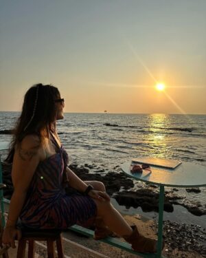 Deepshikha Nagpal Instagram - She’s the kind of queen that knows her crown isn’t on her head but in her soul..
.
.
#queen #soul #attitude #beautiful #sunkissed #sunset #loveyourself #goadiaries .
.
#pic by @latish_hiranandani
