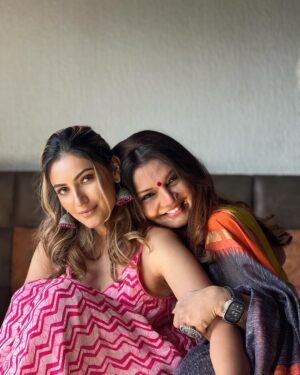 Deepshikha Nagpal Instagram - Today, I’m dedicating Valentine’s Day to those who hold my heart in a different way @deepshikha.nagpal @sehban_azim 💖

#ValentinesDay #FriendshipLove #Gratitude #sehbanazim #deepshikhanagpal #shivangiverma #instagram #friends