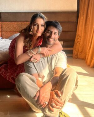 Deepshikha Nagpal Instagram - Today, I’m dedicating Valentine’s Day to those who hold my heart in a different way @deepshikha.nagpal @sehban_azim 💖

#ValentinesDay #FriendshipLove #Gratitude #sehbanazim #deepshikhanagpal #shivangiverma #instagram #friends