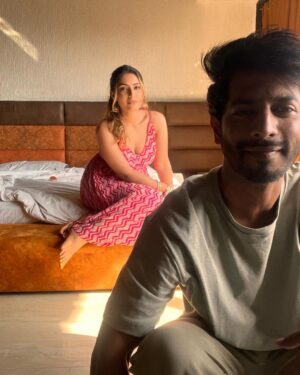 Deepshikha Nagpal Instagram - Today, I’m dedicating Valentine’s Day to those who hold my heart in a different way @deepshikha.nagpal @sehban_azim 💖

#ValentinesDay #FriendshipLove #Gratitude #sehbanazim #deepshikhanagpal #shivangiverma #instagram #friends