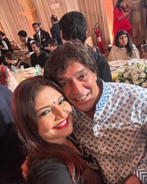 Deepshikha Nagpal Instagram - At @babasiddiqueofficial  Iftar party.  Always fun. .
.and lovely to meet all beautiful people. ❤️
.
#iftar #party #fun #positivity #vibe #❤