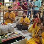 Deepshikha Nagpal Instagram – Har Har Mahadev.  Beautiful Darshan at #mahakal #ujjan  with beautiful people. .
.
#blessed #thankyou #🙏 #harharmahadev🙏
