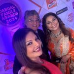 Deepshikha Nagpal Instagram – Congratulations to @dangal_tv_channel  for their 1 st Dangal parivar awards.  So happy and great team work of every one in Dangal family long way to go .❤️.
.
.and so proud of you my girl @mini.goel02 congratulations for your show mansundar❤️
.
#congratulations #positivity #positivevibes #friendship @mini.goel02 @odiekhan @riitushivpuri @mannahsoulfry @snehawagh @dangal_tv_channel