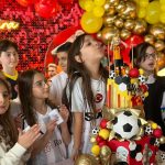 Demet Akalın Instagram - Canım kızım ömrüm Hira❤️ nice sağlıklı, mutlu yaşların olsun, seni çok seviyoruz🫶 Bu özel günümüzü organizasyonu ile renklendiren sevgili @c1events @oyaaoz @aysegul_ulun 'a teşekkür ederiz🌹#hira10yaşında