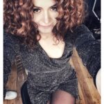 Deniz Çakır Instagram - İyi gelenleriniz çok olsun... çiçek açtıranlarınız.. güldürenleriniz... 🌿 Gümüşlük, Muğla, Turkey