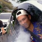 Denny Sumargo Instagram - Apa hikmah yg bisa dipetik dari video remake ini?? #iniasliairkelapa #hydrococo #airkelapa #jagaimun