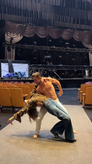 Derek Hough Instagram - After injuring my leg 4 years ago and enduring 10+ surgeries, I had no idea if I would ever walk comfortable again, let alone dance again and tonight not only did I walk into the theater but I danced again with my friend & DWTS partner @derekhough ❤️

Life is such a journey or as Derek says “life is a symphony!” Let this be a reminder that whatever you are going through, keep going! 

PS- Derek’s tour “Symphony of Dance” is incredible! There is nobody more talented , creative and passionate than @derekhough ! Go see him! Tickets are still on sale! 

Thank you to our loves @hayley.erbert and @dang_ale for cheering us on! ❤️