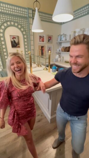Derek Hough Instagram - What a coinciDance bumping into our newest celebrity for @dancingwiththestars . Who’s ready to watch @arianamadix hit the iconic Ballroom floor this Fall? 
Watch Live! On @abcnetwork @disneyplus and the following day on @hulu
